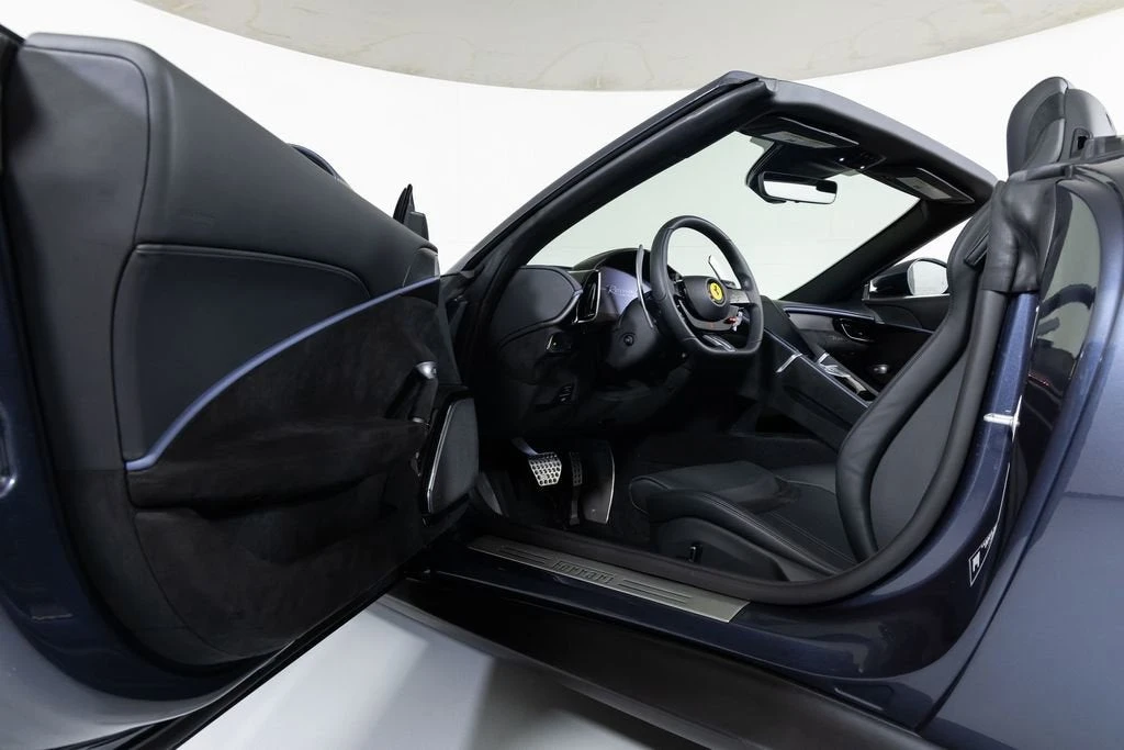 2024 Ferrari Roma Spider - Image 30 of 31