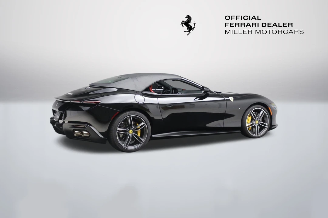 2024 Ferrari Roma Spider - Image 27 of 29