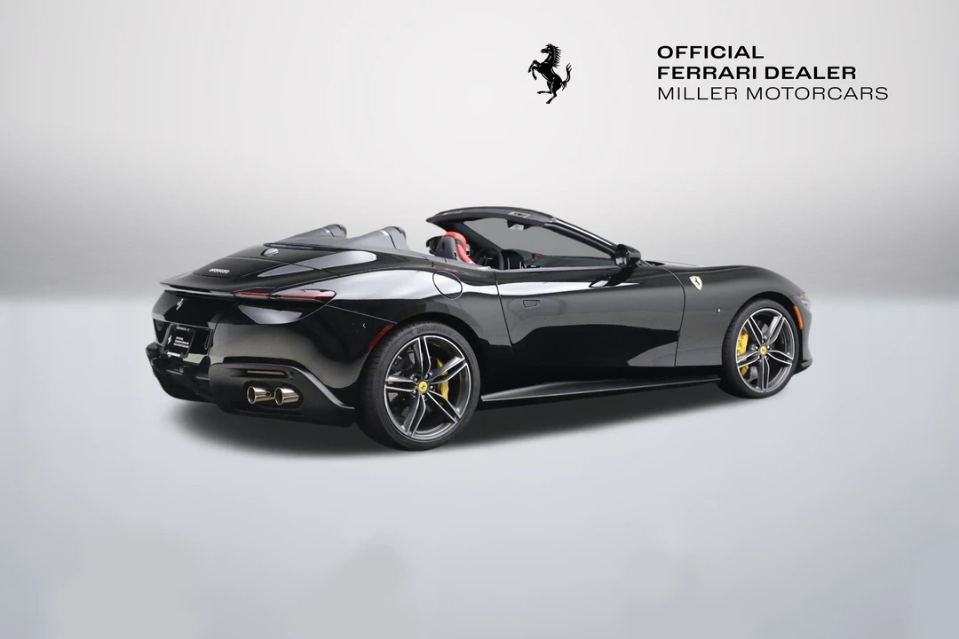 2024 Ferrari Roma Spider - Image 8 of 29