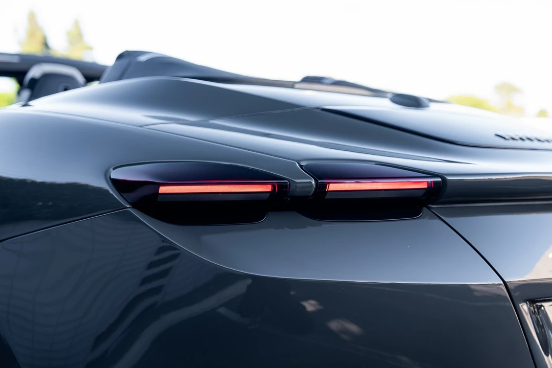 2024 Ferrari Roma Spider - Image 17 of 21