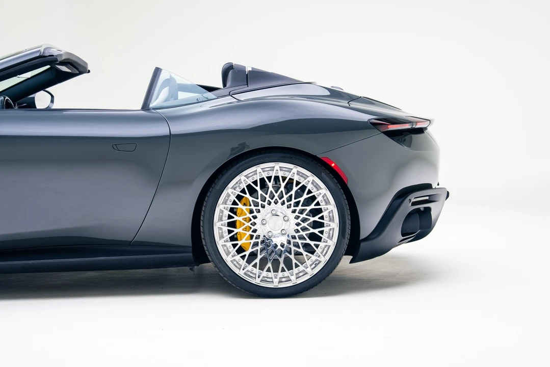 2024 Ferrari Roma Spider - Image 15 of 21