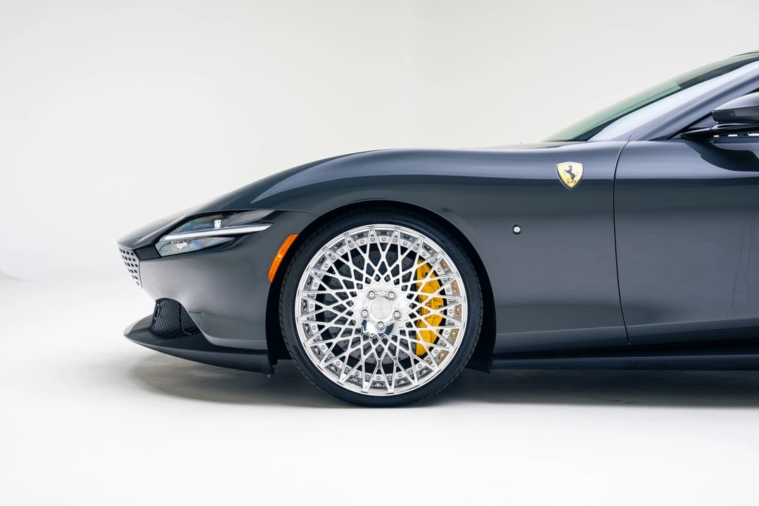 2024 Ferrari Roma Spider - Image 16 of 21