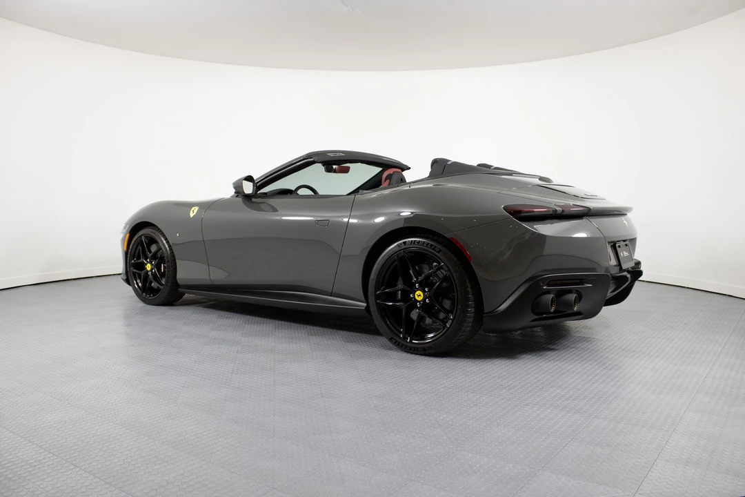 2024 Ferrari Roma Spider - Image 10 of 12