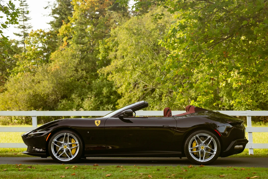 2024 Ferrari Roma Spider - Image 10 of 31