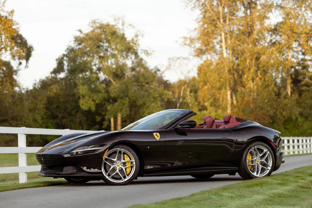 2024 Ferrari Roma Spider - Image 9 of 31