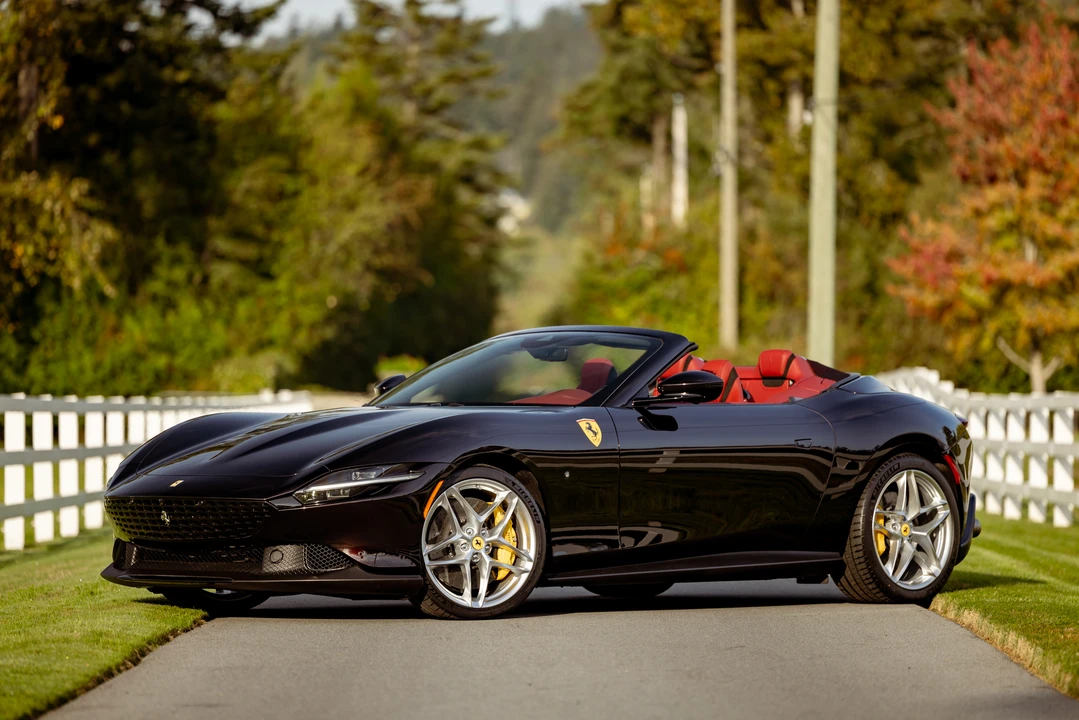 2024 Ferrari Roma Spider - Image 8 of 31