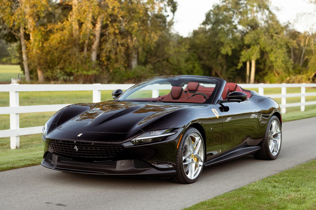 2024 Ferrari Roma Spider - Image 3 of 31