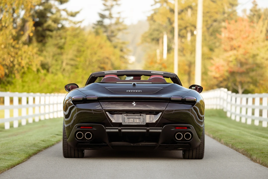 2024 Ferrari Roma Spider - Image 16 of 31