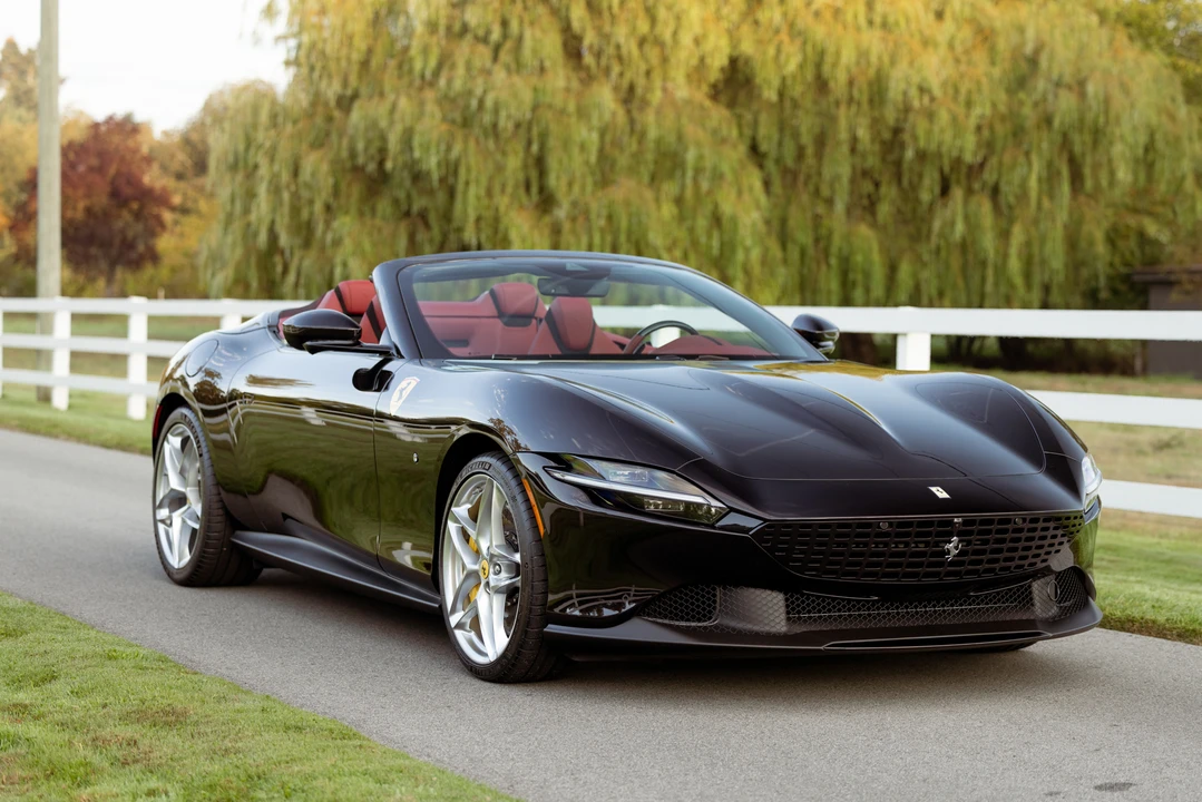 2024 Ferrari Roma Spider - Image 25 of 31