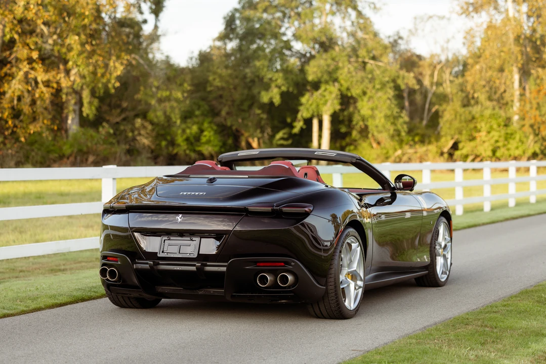 2024 Ferrari Roma Spider - Image 18 of 31
