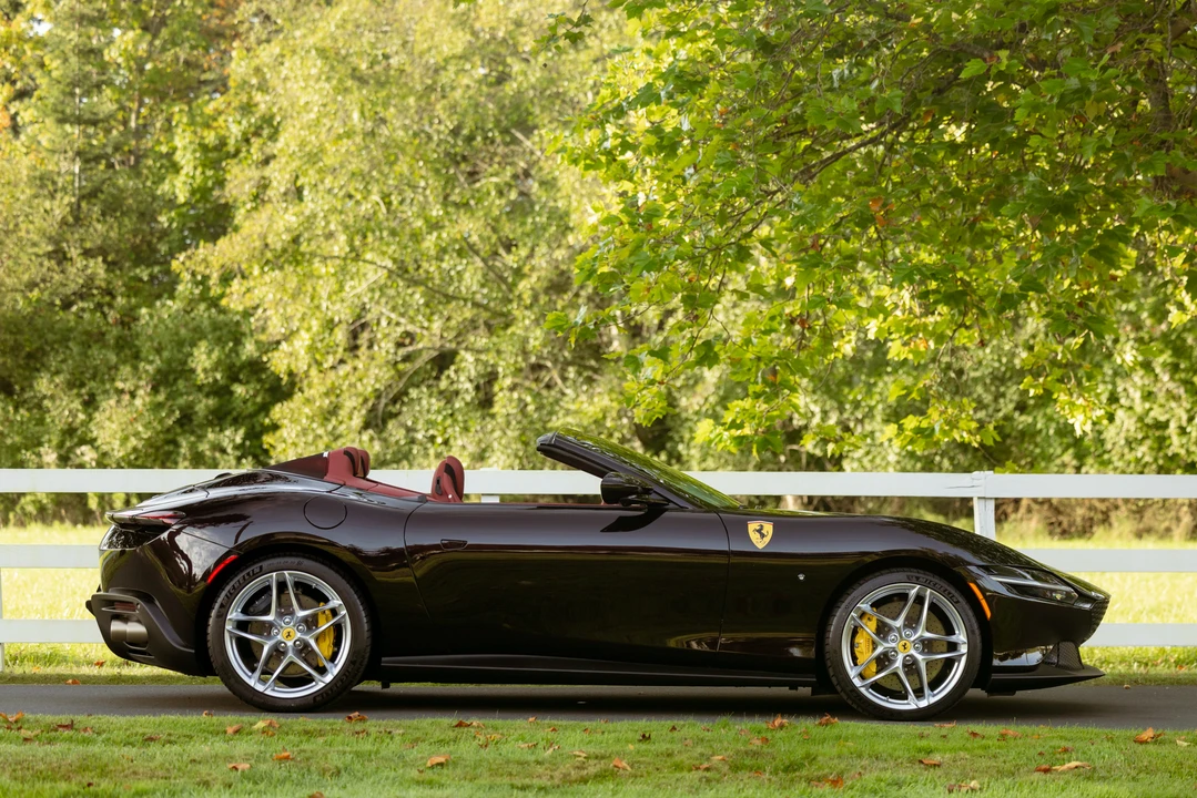 2024 Ferrari Roma Spider - Image 20 of 31
