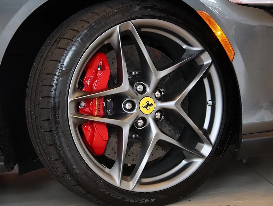 2024 Ferrari Roma Spider - Image 11 of 31