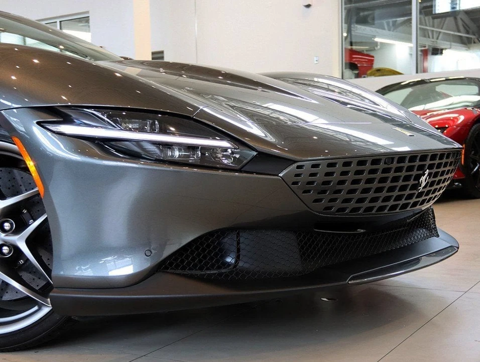 2024 Ferrari Roma Spider - Image 18 of 31