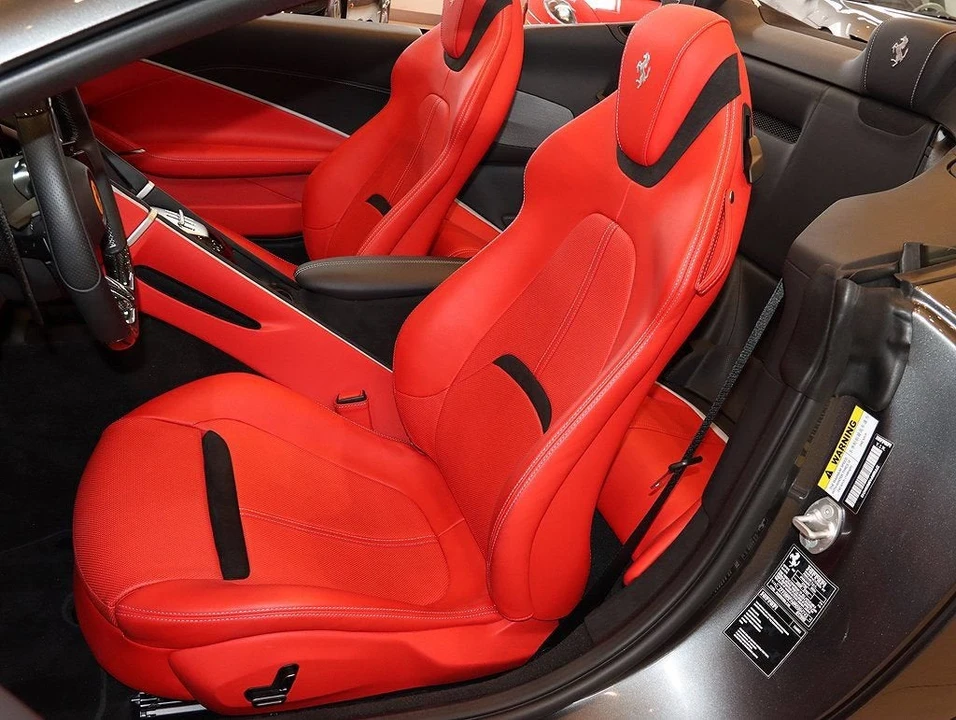 2024 Ferrari Roma Spider - Image 5 of 31
