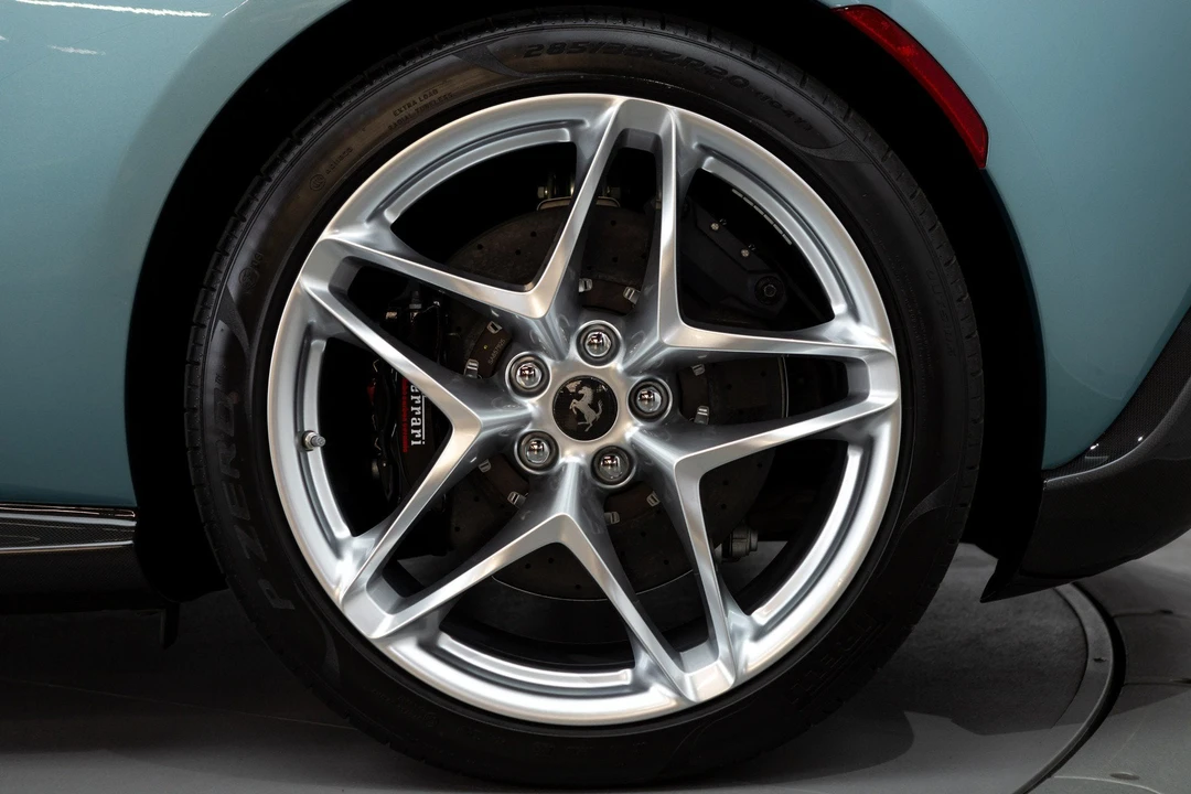 2024 Ferrari Roma Spider - Image 24 of 31