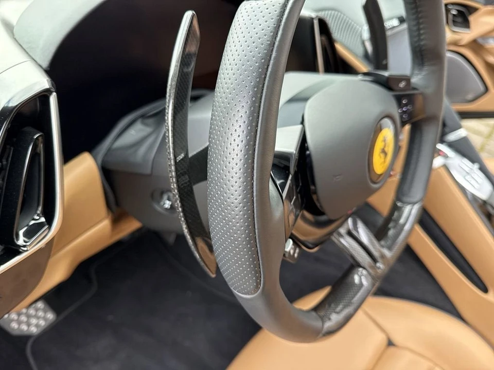 2024 Ferrari Roma Spider - Image 30 of 31