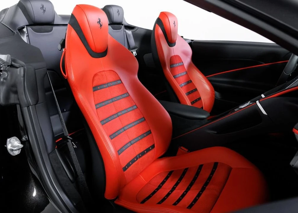 2024 Ferrari Roma Spider - Image 24 of 31