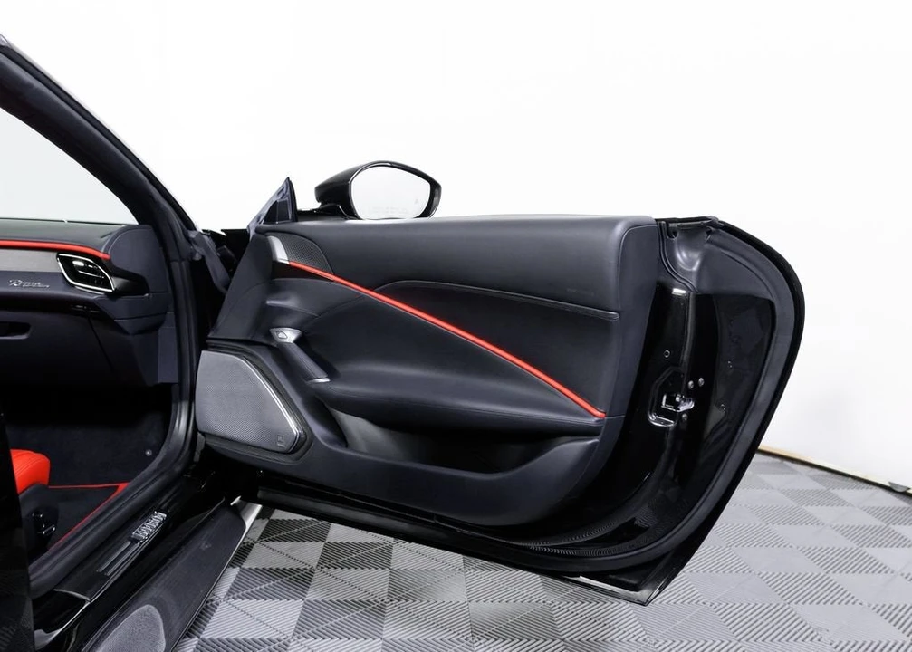 2024 Ferrari Roma Spider - Image 23 of 31