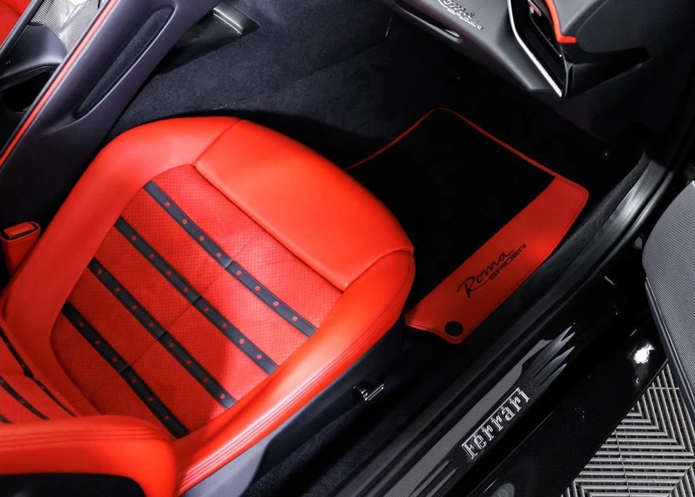 2024 Ferrari Roma Spider - Image 28 of 31