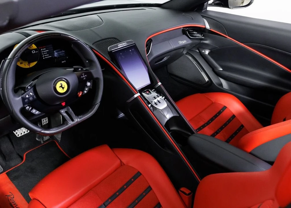 2024 Ferrari Roma Spider - Image 25 of 31