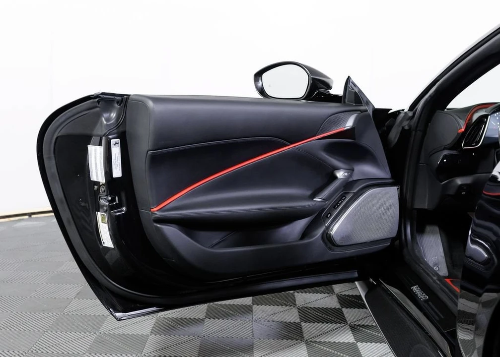 2024 Ferrari Roma Spider - Image 21 of 31