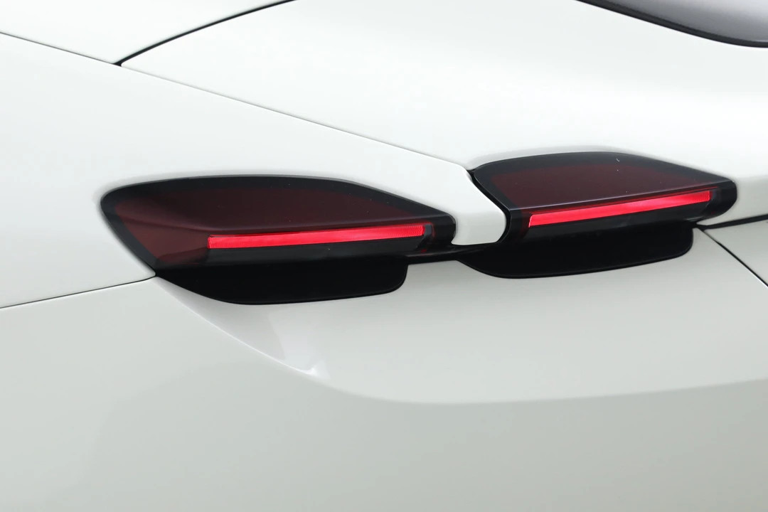 2024 Ferrari Roma Spider - Image 18 of 31