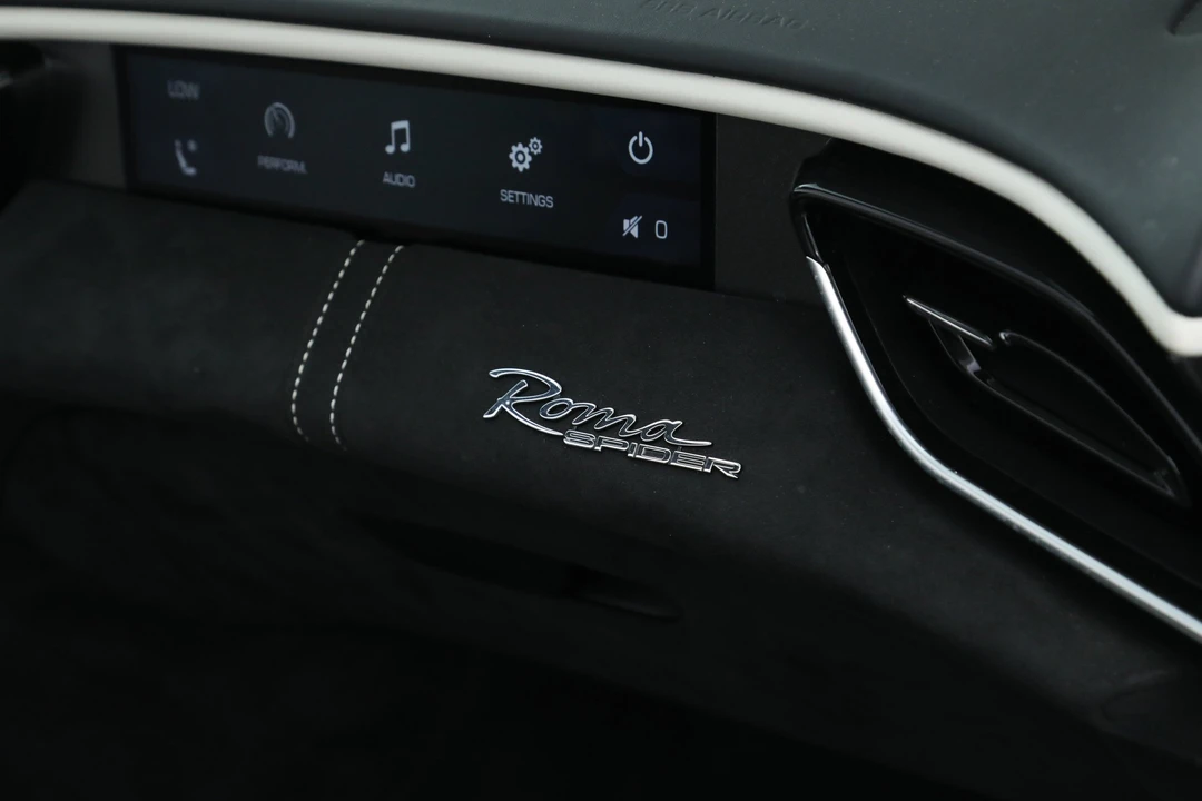 2024 Ferrari Roma Spider - Image 22 of 31