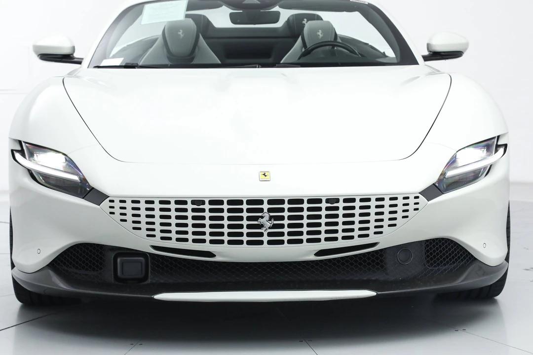 2024 Ferrari Roma Spider - Image 14 of 31