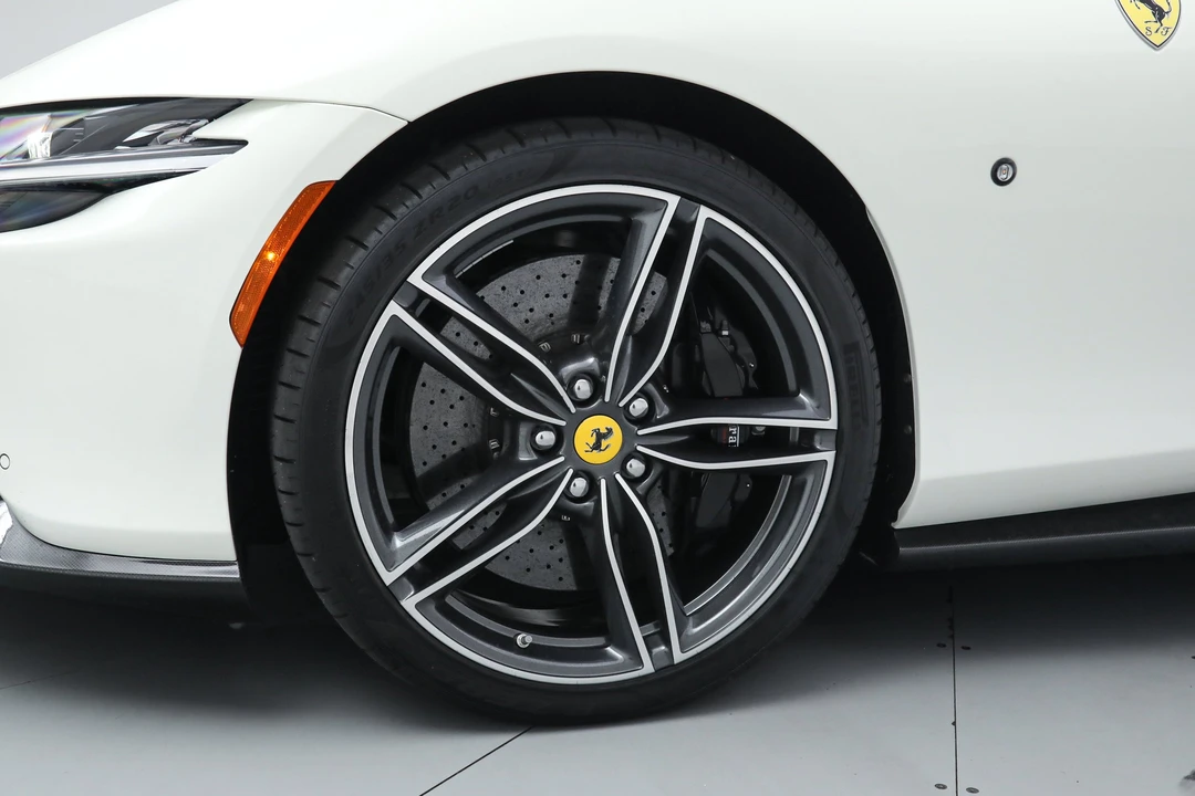 2024 Ferrari Roma Spider - Image 16 of 31