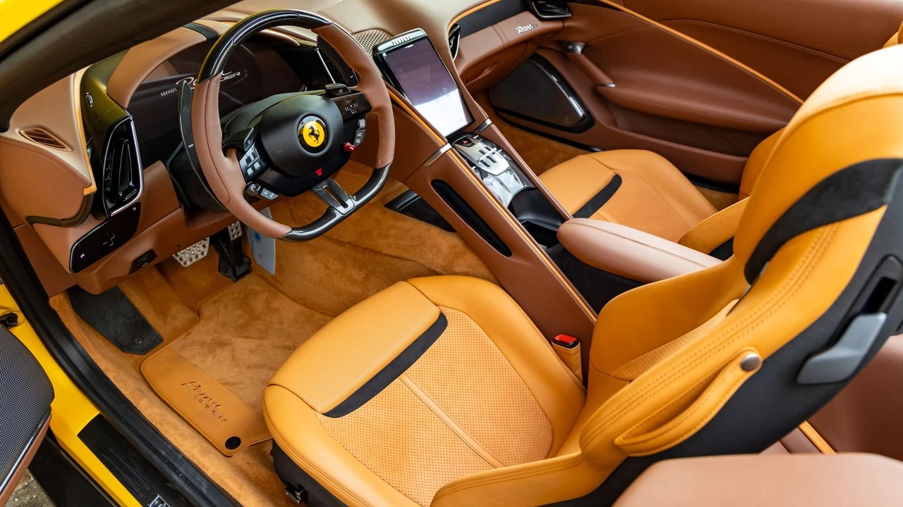 2024 Ferrari Roma Spider - Image 7 of 31