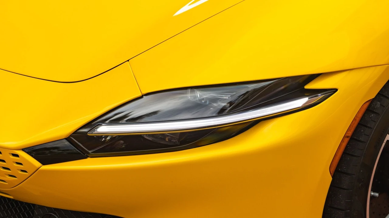 2024 Ferrari Roma Spider - Image 12 of 31