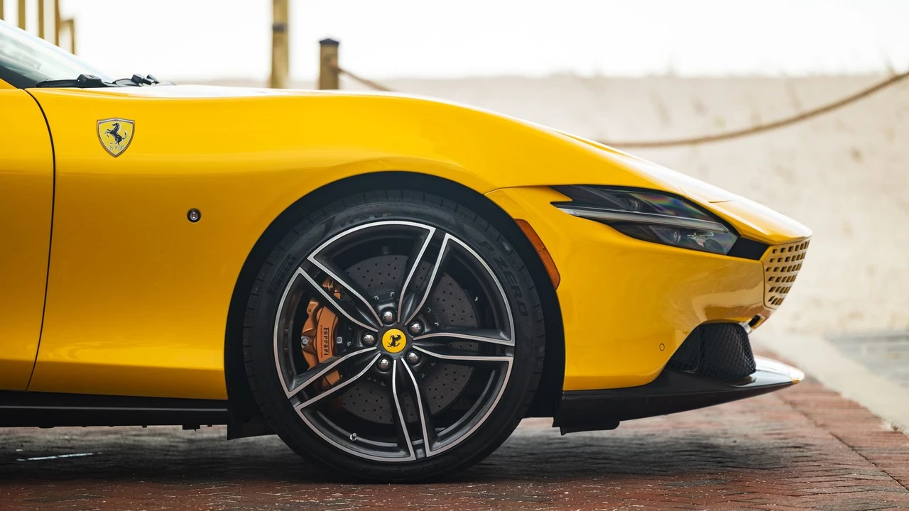 2024 Ferrari Roma Spider - Image 22 of 31