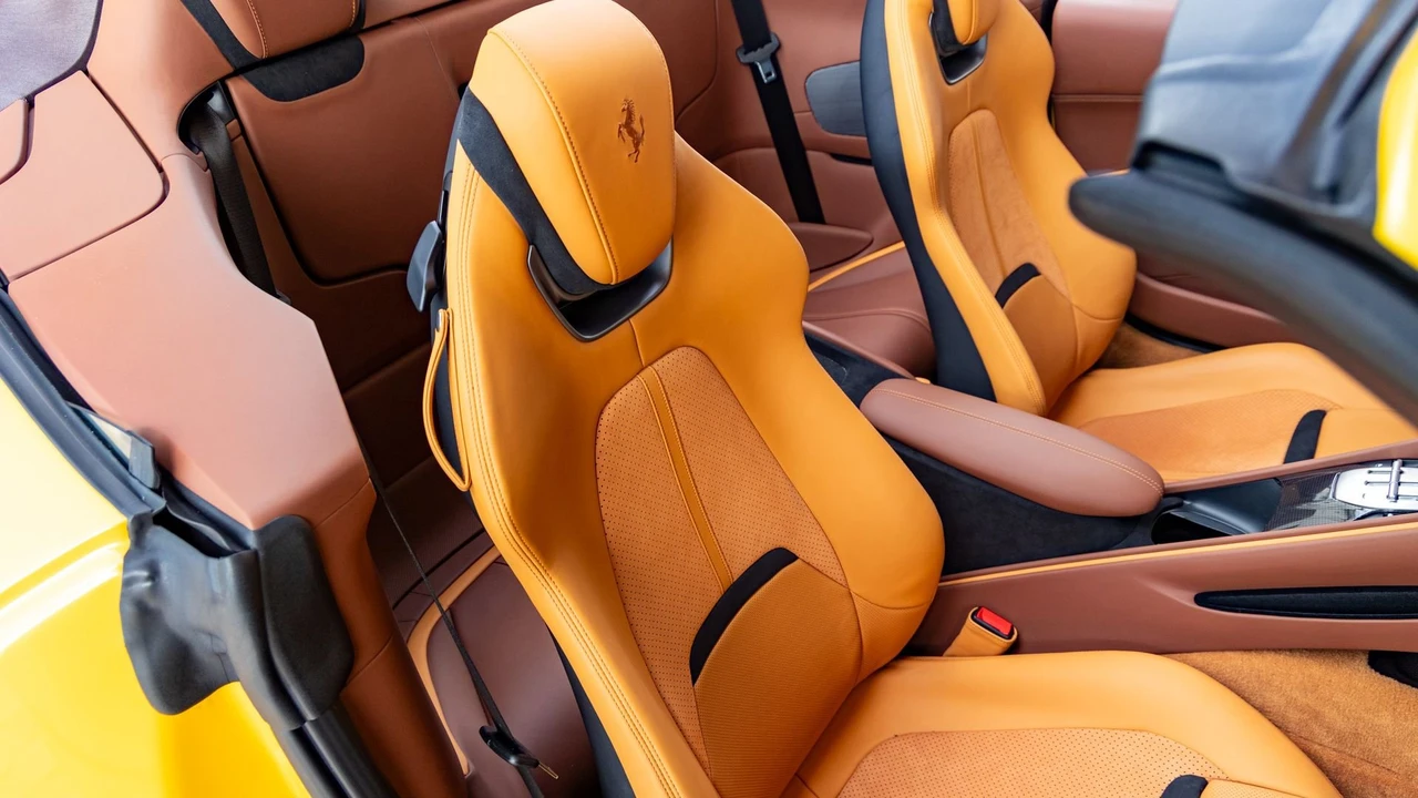 2024 Ferrari Roma Spider - Image 8 of 31