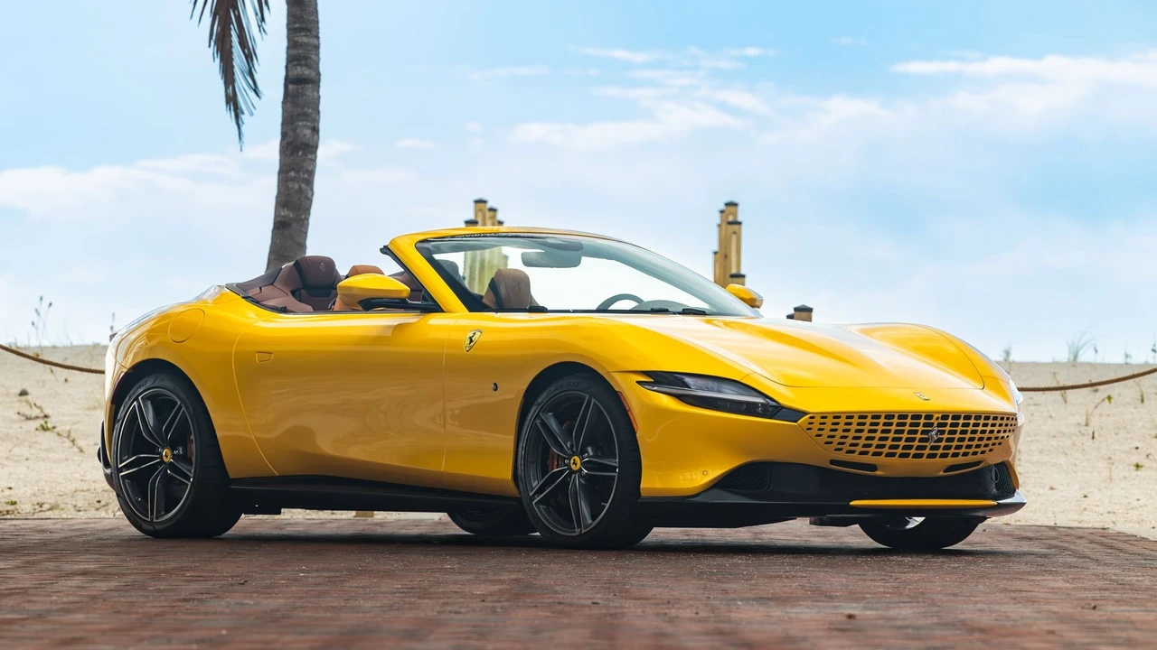 2024 Ferrari Roma Spider - Image 14 of 31