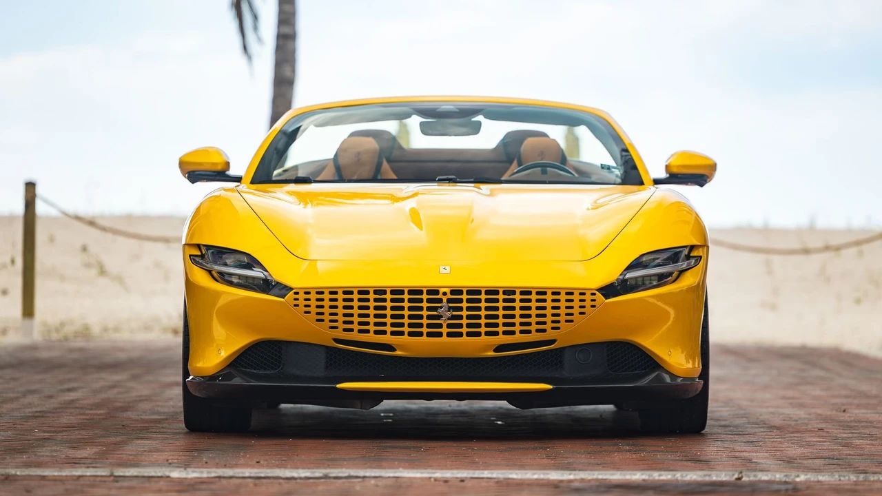 2024 Ferrari Roma Spider - Image 4 of 31