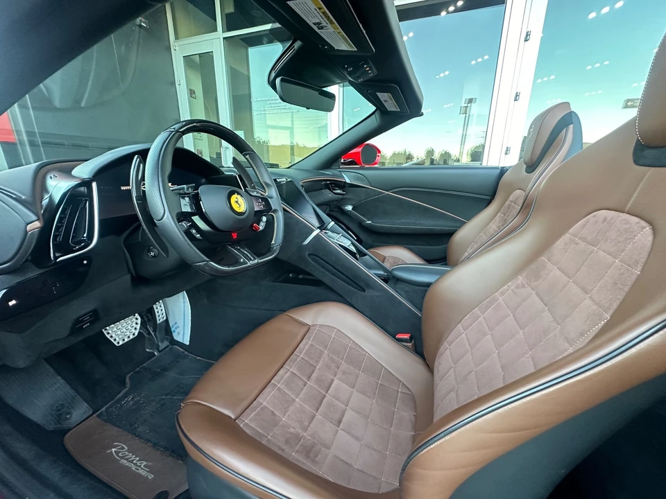 2024 Ferrari Roma Spider - Image 14 of 18