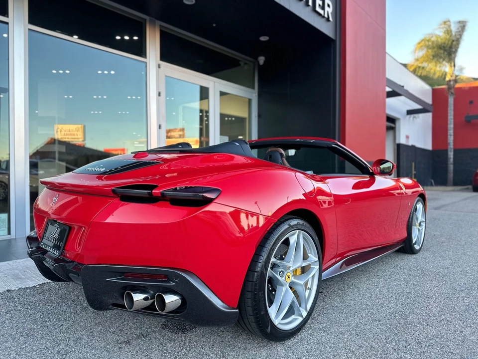 2024 Ferrari Roma Spider - Image 3 of 18