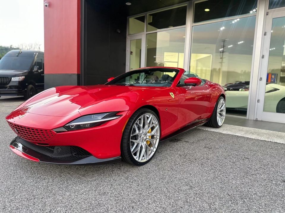 2024 Ferrari Roma Spider - Image 13 of 22