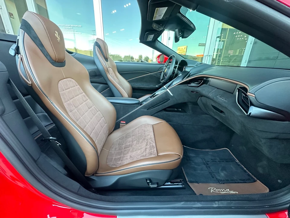 2024 Ferrari Roma Spider - Image 16 of 18
