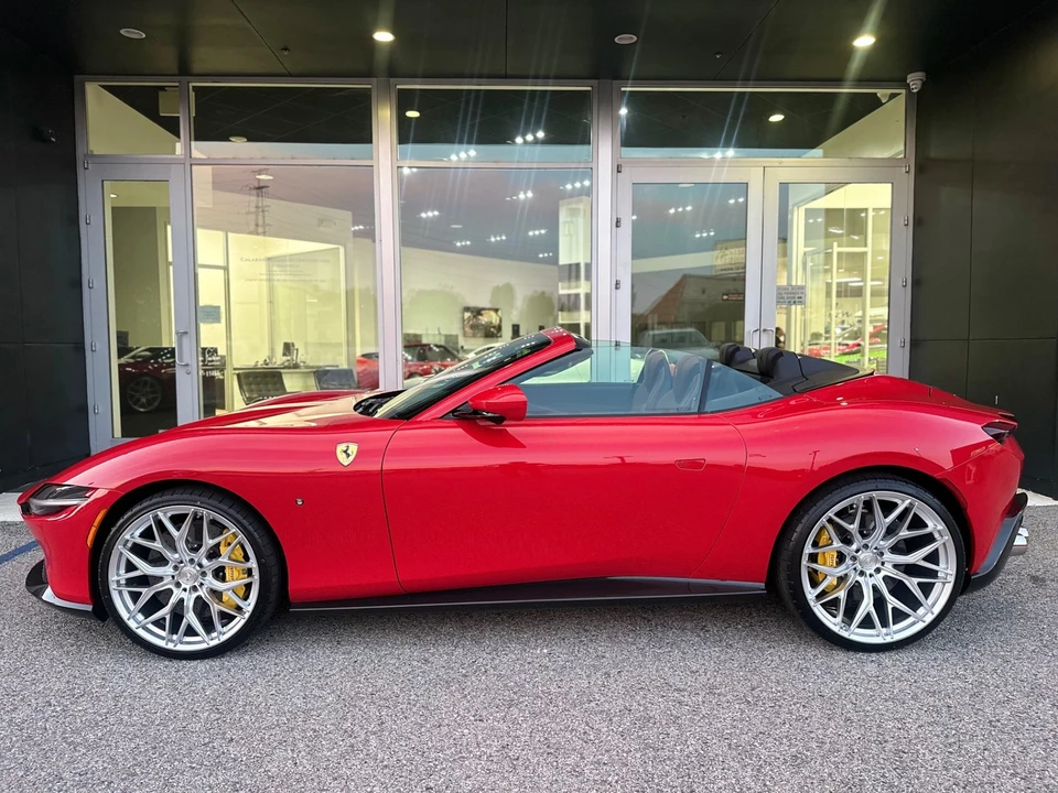 2024 Ferrari Roma Spider - Image 7 of 22