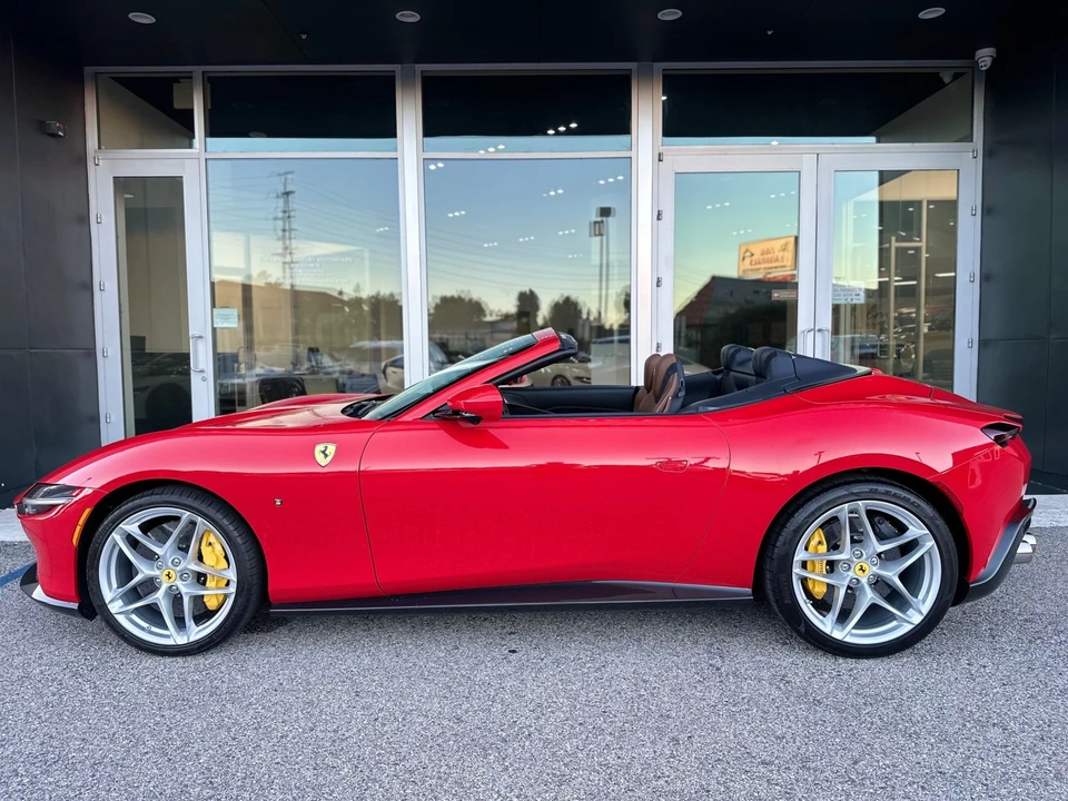2024 Ferrari Roma Spider - Image 4 of 18