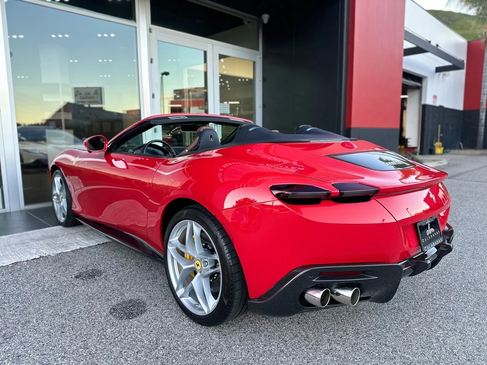 2024 Ferrari Roma Spider - Image 12 of 18
