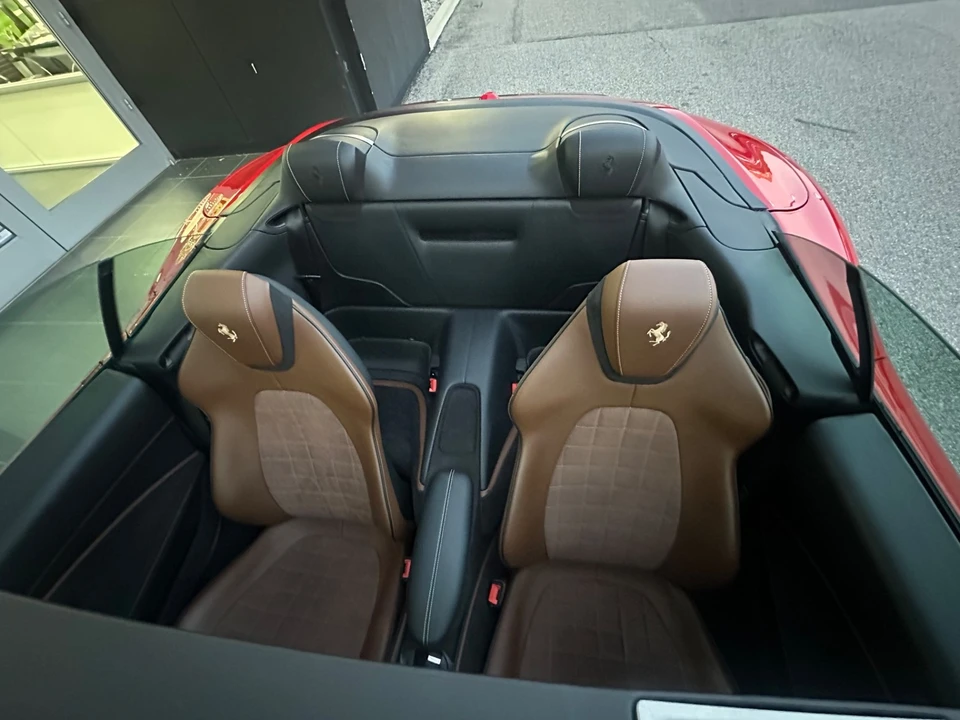 2024 Ferrari Roma Spider - Image 19 of 22