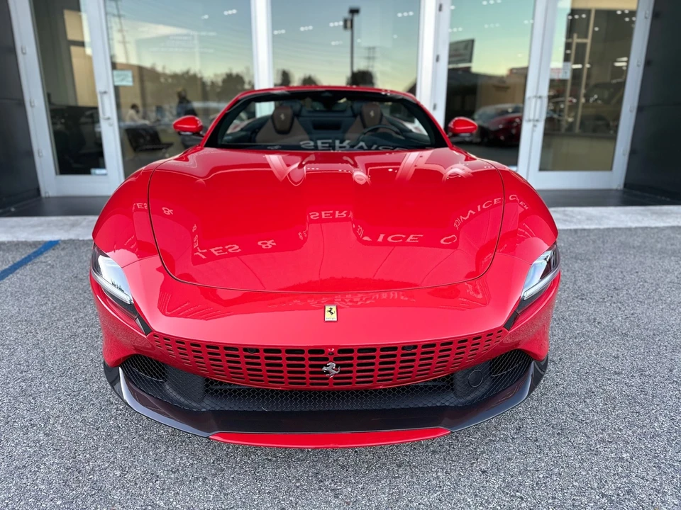 2024 Ferrari Roma Spider - Image 7 of 18