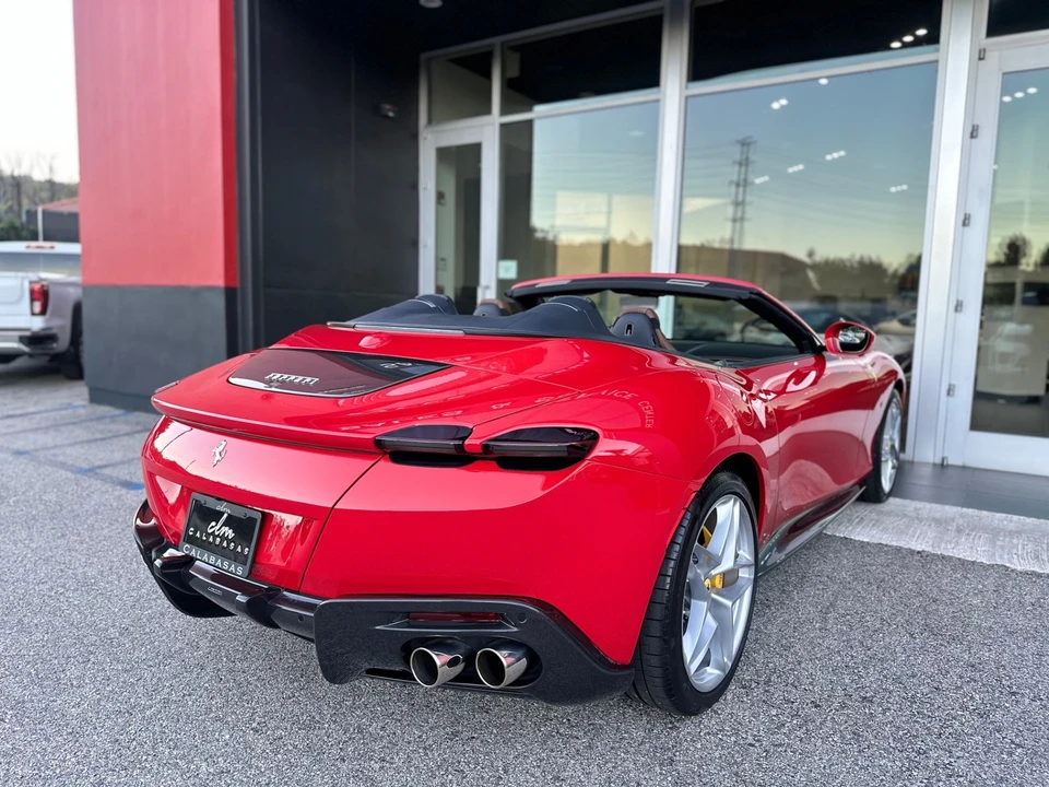 2024 Ferrari Roma Spider - Image 11 of 18