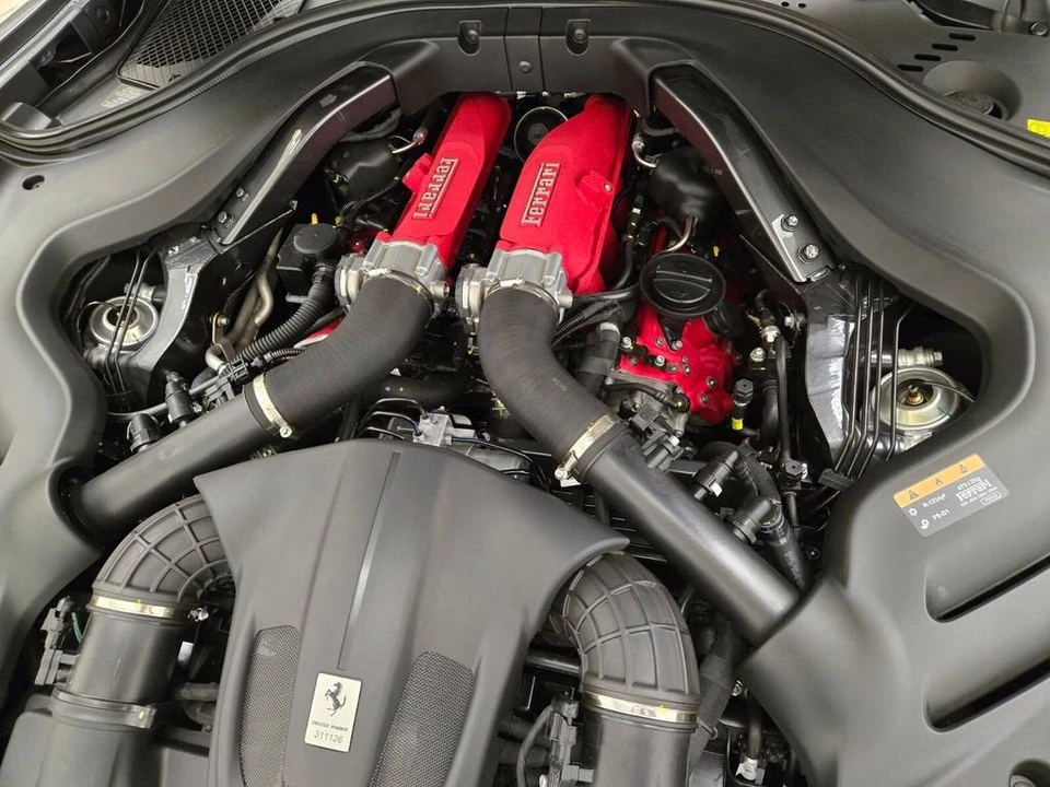 2024 Ferrari Roma Spider - Image 29 of 31