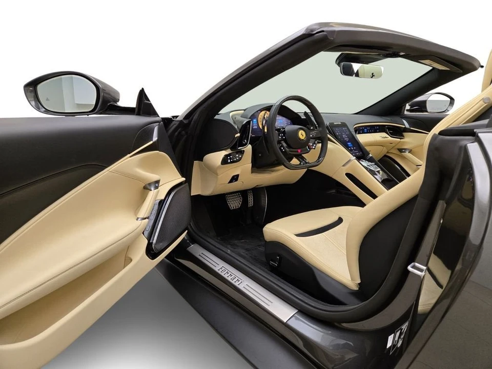 2024 Ferrari Roma Spider - Image 17 of 31