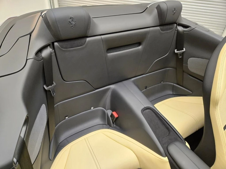 2024 Ferrari Roma Spider - Image 24 of 31