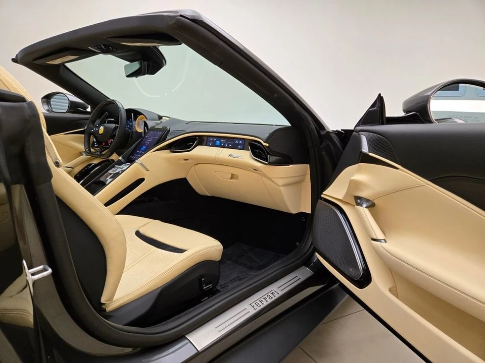 2024 Ferrari Roma Spider - Image 23 of 31