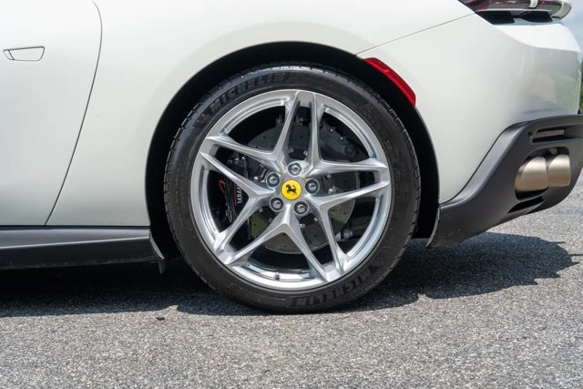 2024 Ferrari Roma Spider - Image 12 of 31